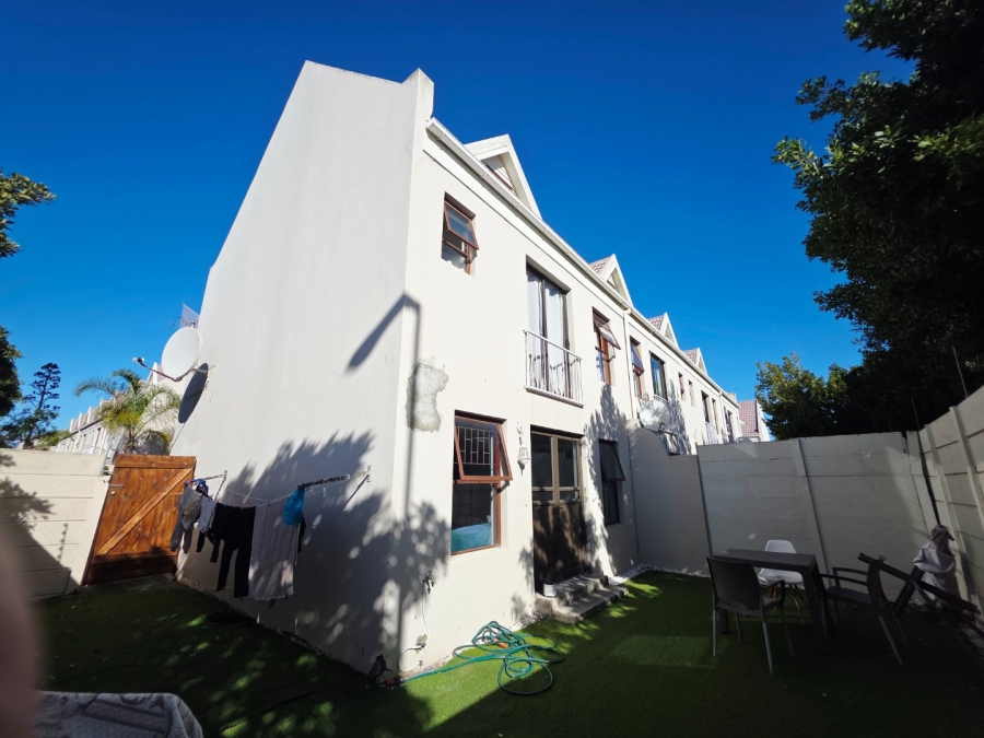 3 Bedroom Property for Sale in Parklands Western Cape